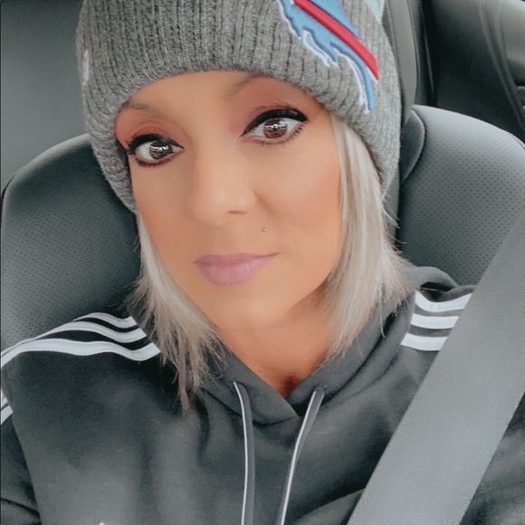 Meet your Posher, Amy - Picture 1 of 1